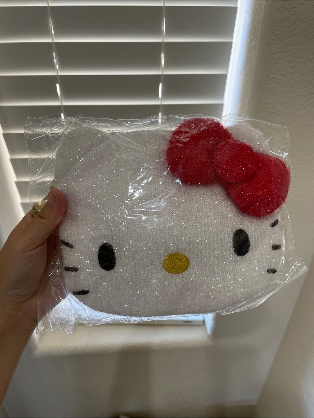 Hello Kitty White & Red Plush Kids Coin Pouch